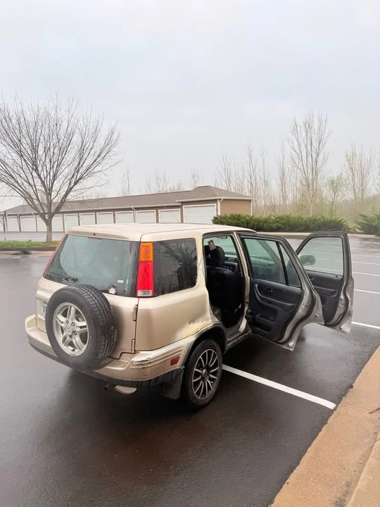 2001 Honda CR-V 1st Gen - Image 6 of 15