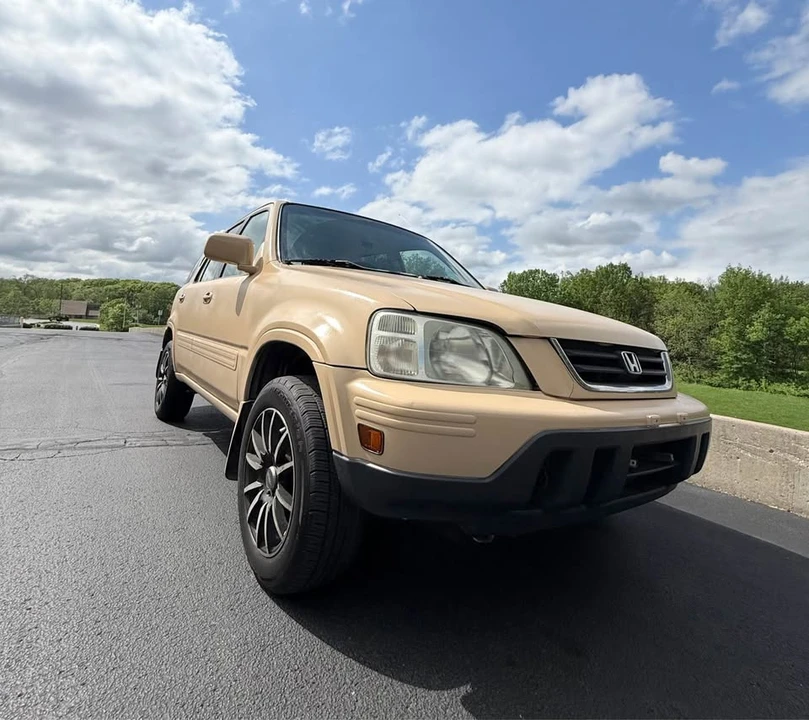 2001 Honda CR-V 1st Gen - Image 2 of 11