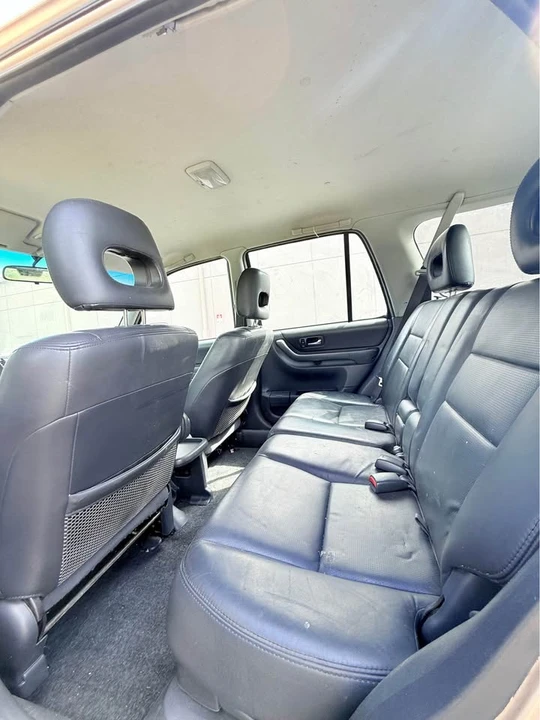 2001 Honda CR-V 1st Gen - Image 8 of 11