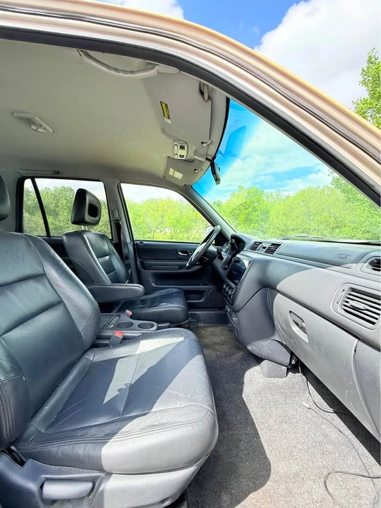 2001 Honda CR-V 1st Gen - Image 9 of 11