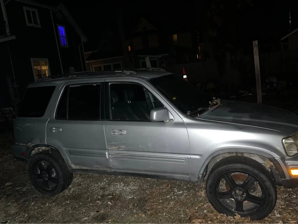 2001 Honda CR-V 1st Gen - Image 2 of 9