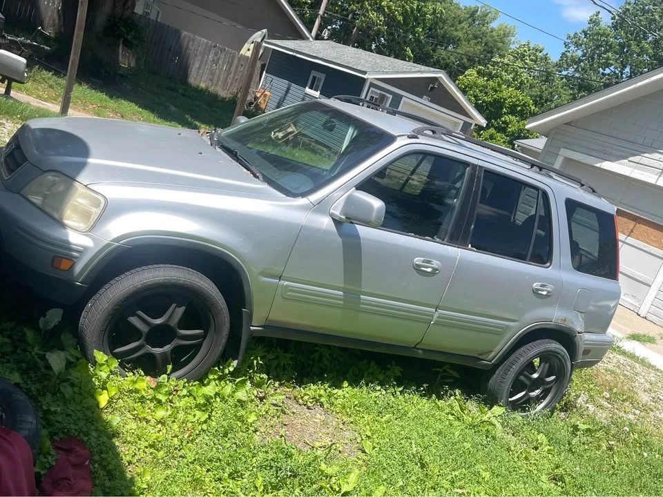 2001 Honda CR-V 1st Gen - Image 3 of 9