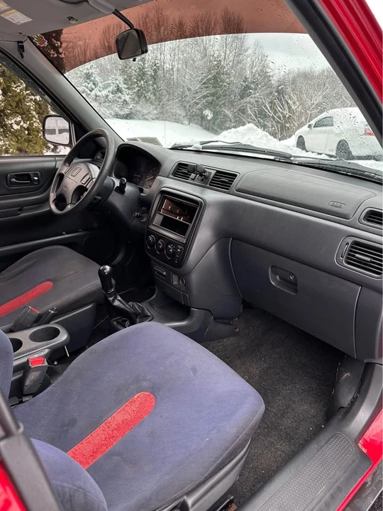 2001 Honda CR-V 1st Gen - Image 8 of 14