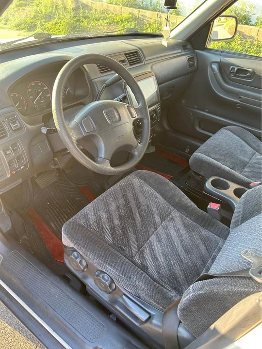 2001 Honda CR-V 1st Gen - Image 5 of 10