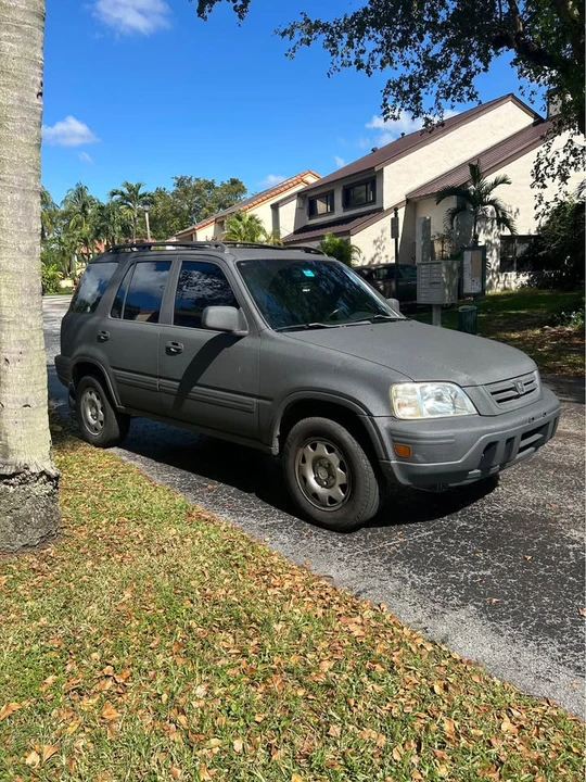 2001 Honda CR-V 1st Gen - Image 2 of 9