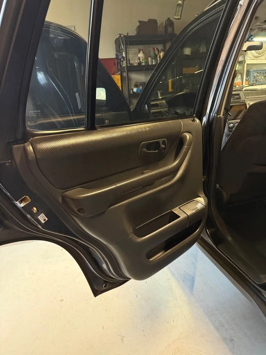 2001 Honda CR-V 1st Gen - Image 6 of 14