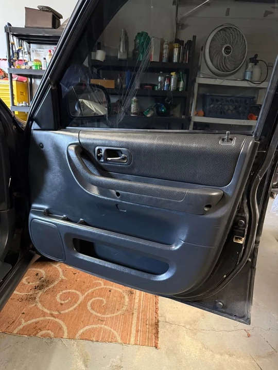 2001 Honda CR-V 1st Gen - Image 9 of 14