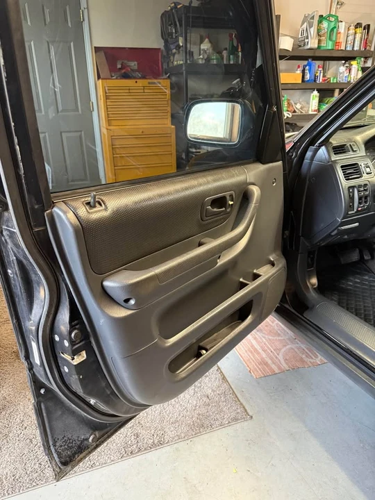 2001 Honda CR-V 1st Gen - Image 5 of 14