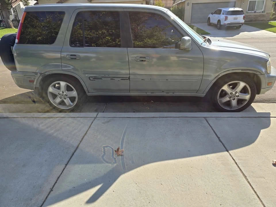 2001 Honda CR-V 1st Gen - Image 2 of 20