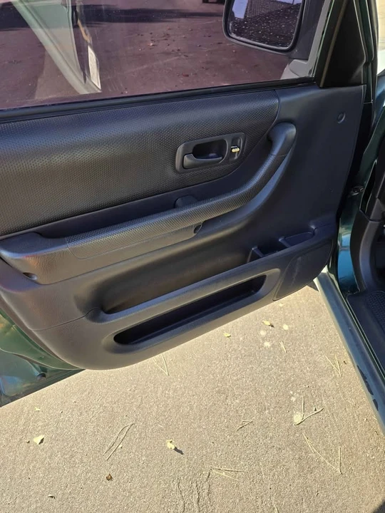 2001 Honda CR-V 1st Gen - Image 12 of 20
