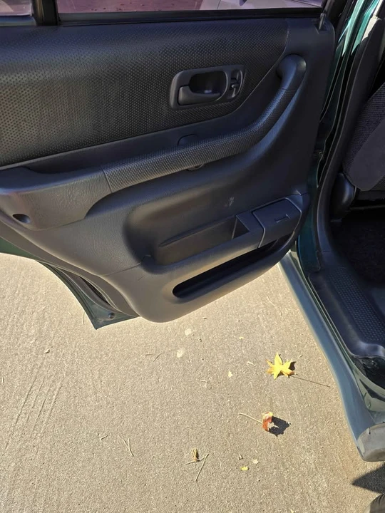2001 Honda CR-V 1st Gen - Image 14 of 20