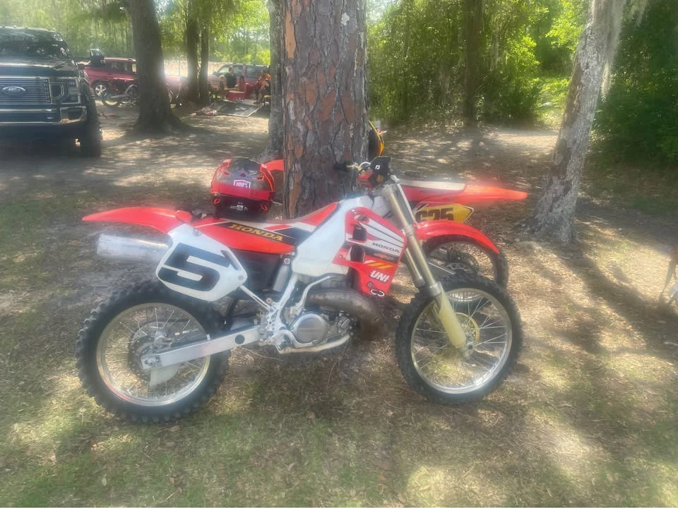 2001 Honda CR - Image 2 of 2