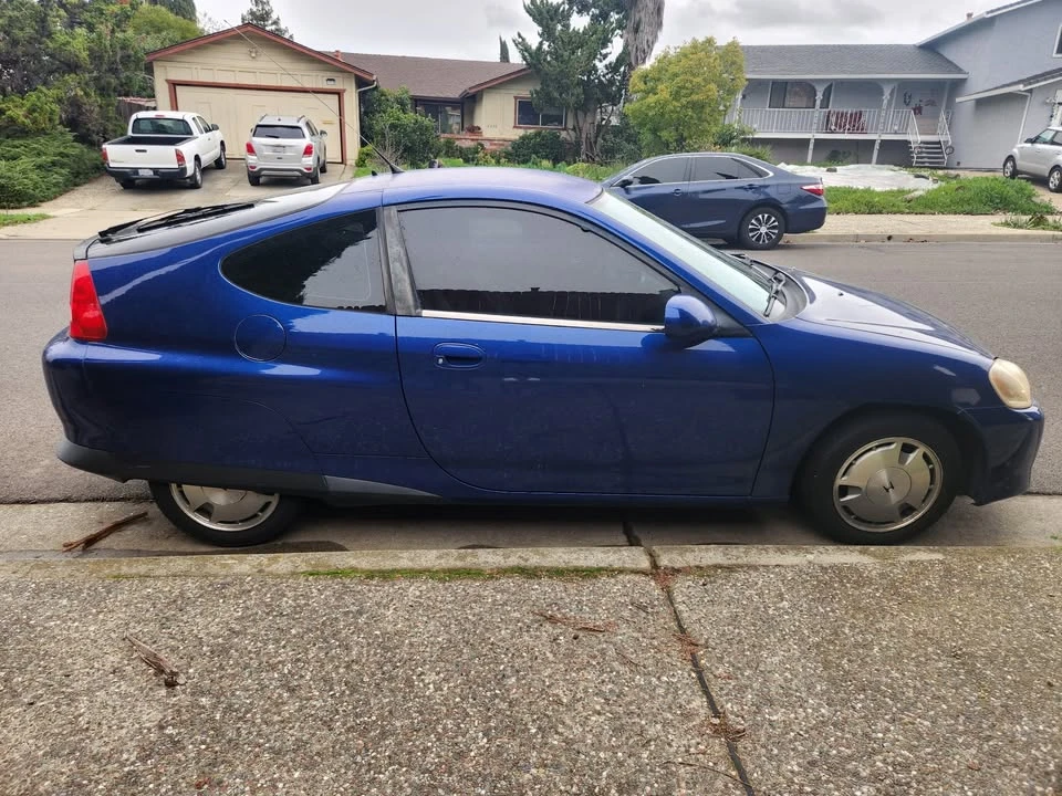 2001 Honda Insight 1st Gen - Image 2 of 11