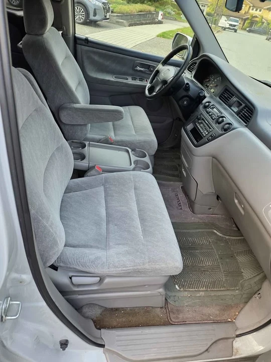 2001 Honda Odyssey - Image 3 of 7