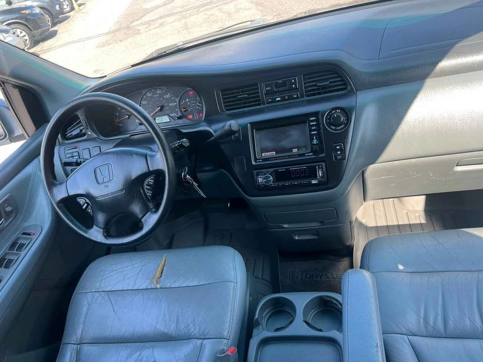 2001 Honda Odyssey - Image 9 of 18