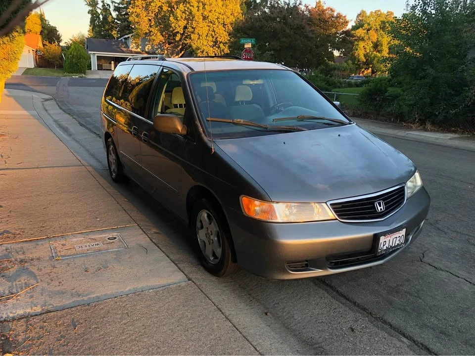 2001 Honda Odyssey - Image 2 of 7
