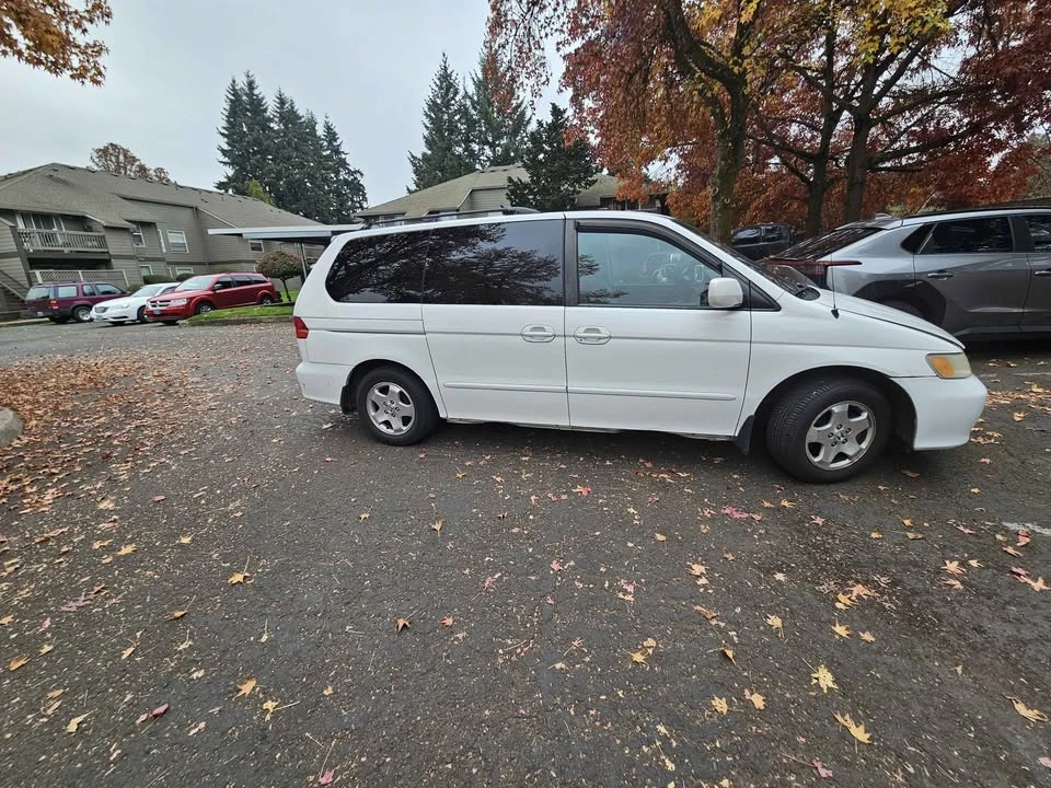 2001 Honda Odyssey - Image 2 of 10