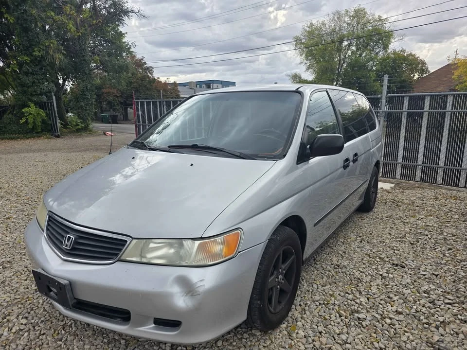 2001 Honda Odyssey - Image 2 of 4