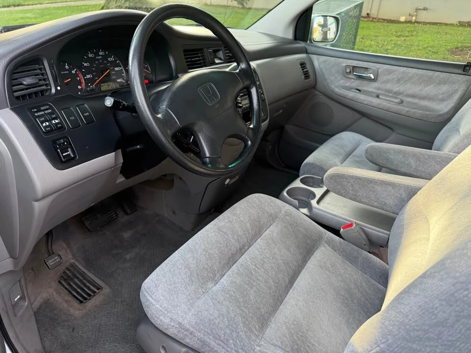 2001 Honda Odyssey - Image 8 of 10