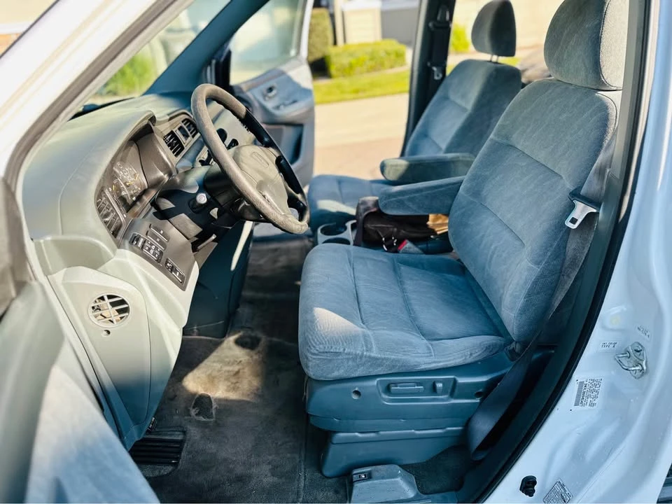 2001 Honda Odyssey - Image 17 of 18