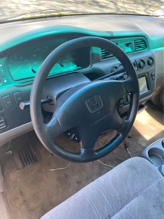 2001 Honda Odyssey - Image 11 of 14