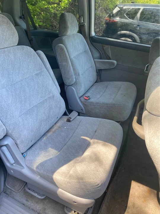 2001 Honda Odyssey - Image 8 of 14