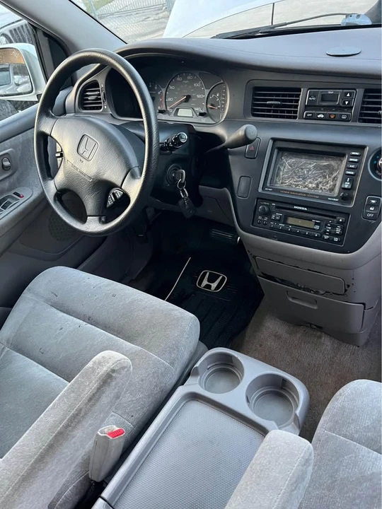2001 Honda Odyssey - Image 10 of 19