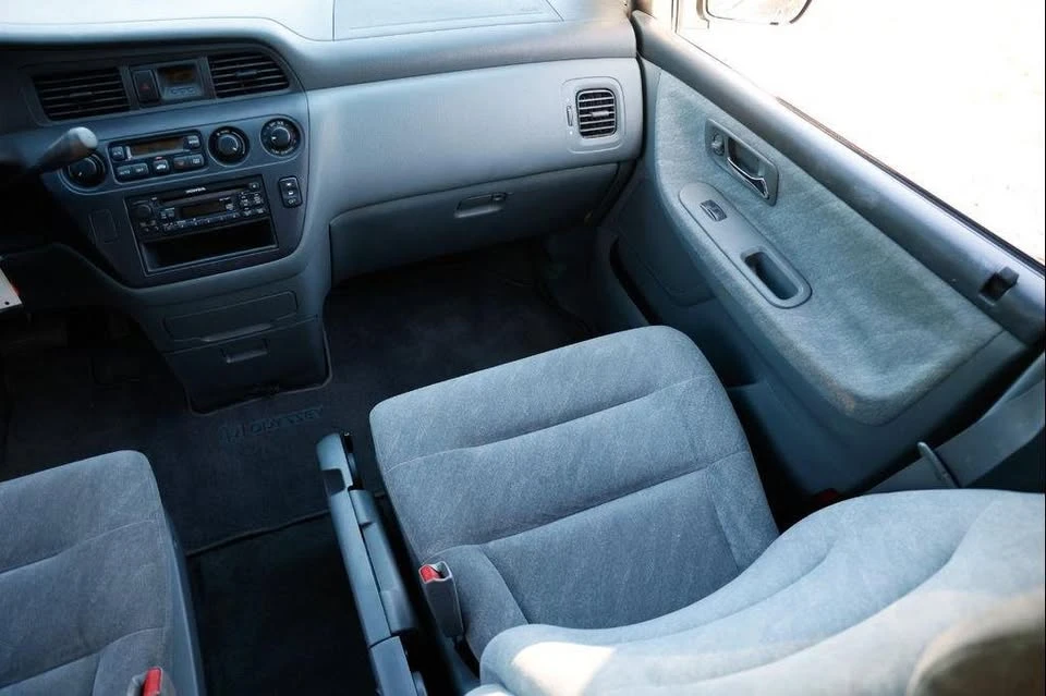 2001 Honda Odyssey - Image 16 of 16