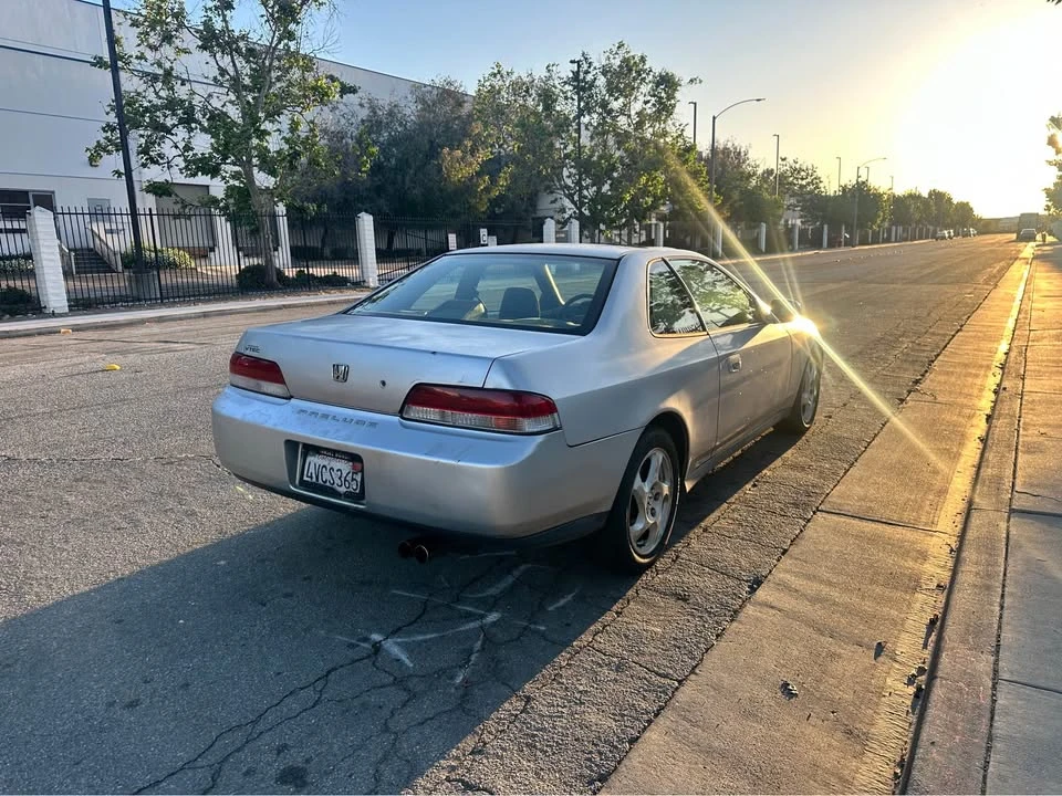 2001 Honda Prelude 5th Gen - Image 2 of 6