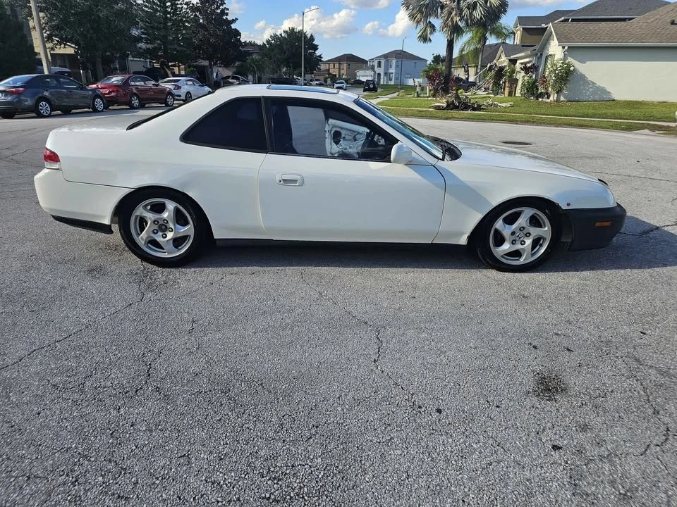 2001 Honda Prelude 5th Gen - Image 2 of 6