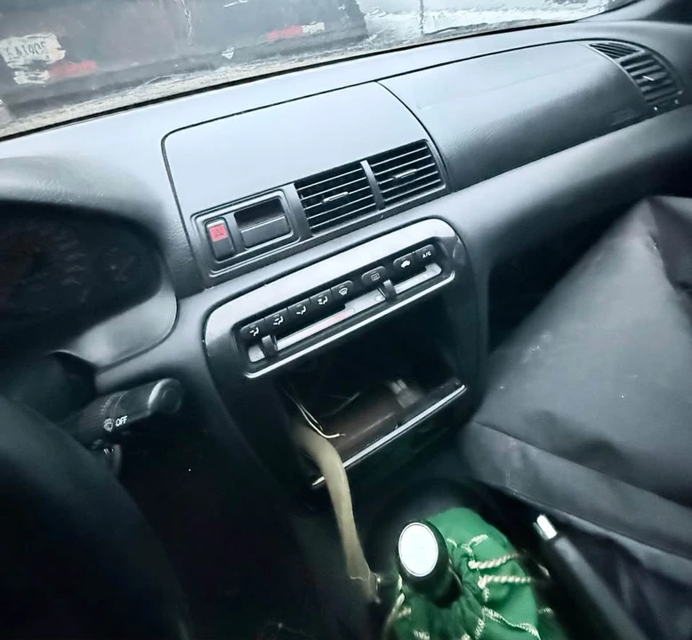 2001 Honda Prelude 5th Gen - Image 18 of 20