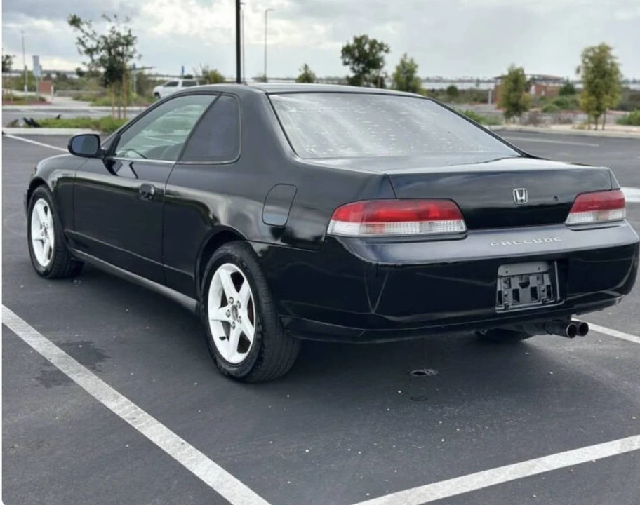 2001 Honda Prelude 5th Gen - Image 2 of 2