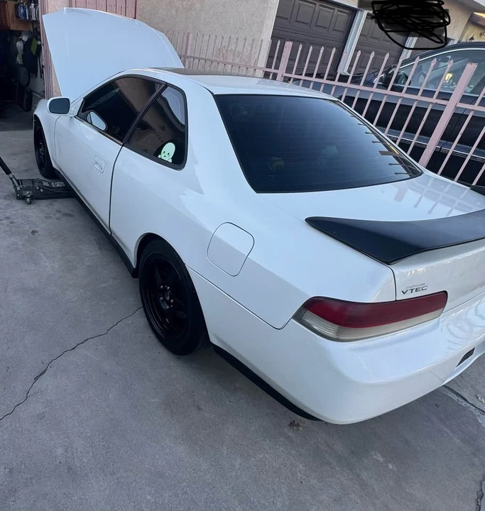 2001 Honda Prelude 5th Gen - Image 2 of 13