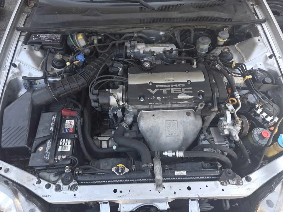 2001 Honda Prelude 5th Gen - Image 2 of 4