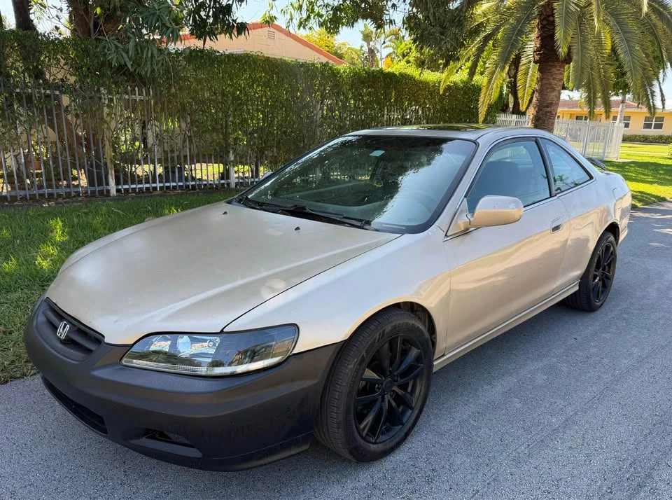 2001 Honda Prelude 5th Gen - Image 2 of 3