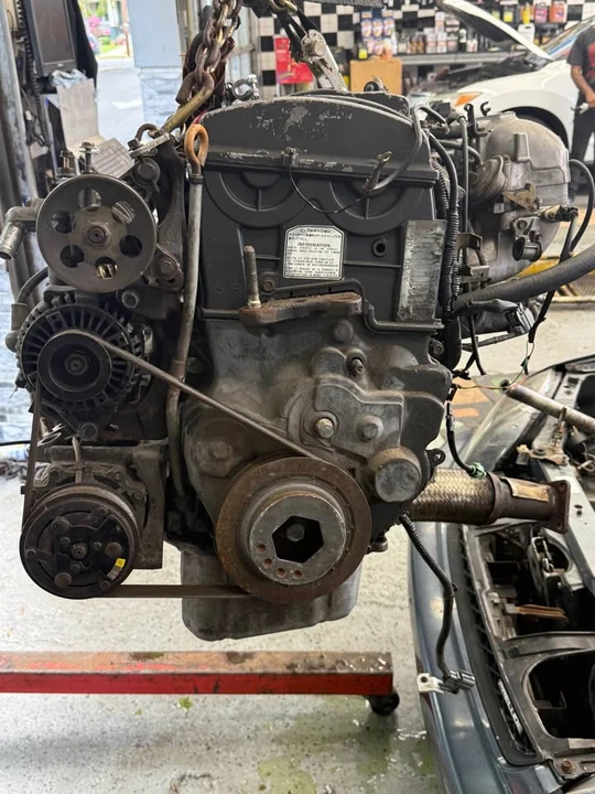 2001 Parts & Memorabilia Engines - Image 3 of 4