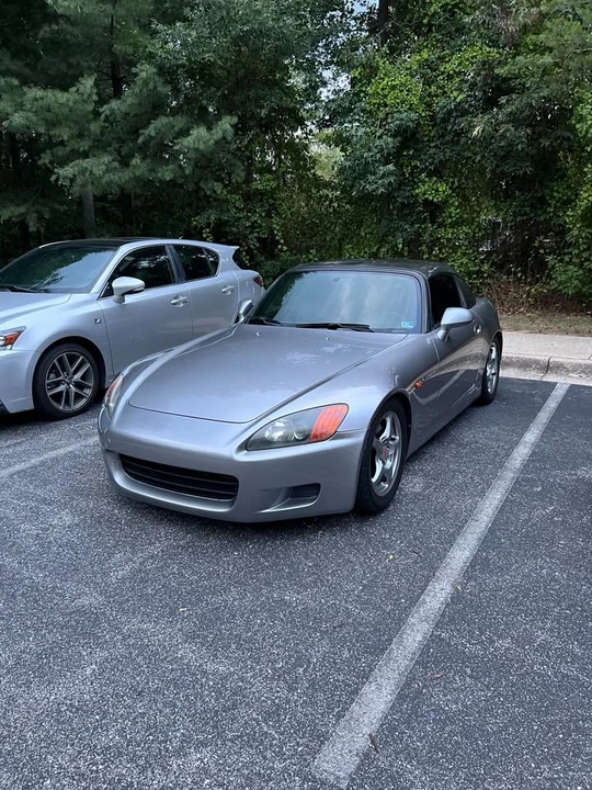 2001 Honda AP1 S2000 - Image 2 of 10