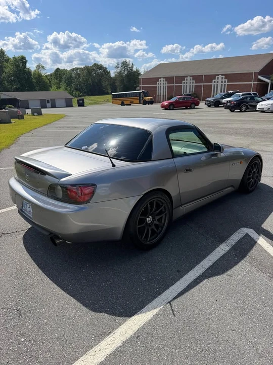 2001 Honda AP1 S2000 - Image 2 of 20