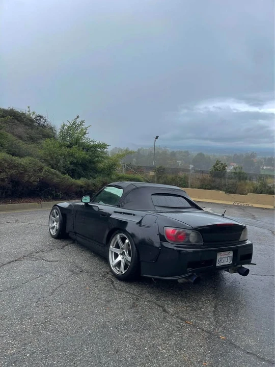 2001 Honda AP1 S2000 - Image 2 of 11
