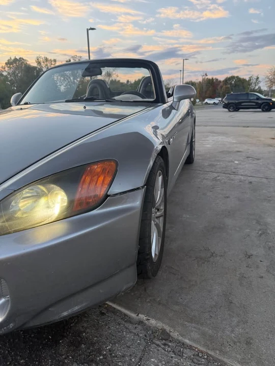 2001 Honda AP1 S2000 - Image 2 of 20