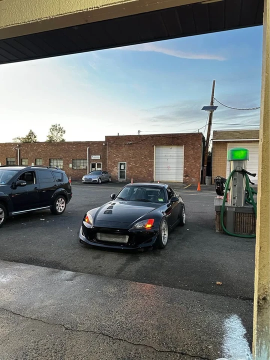 2001 Honda AP1 S2000 - Image 2 of 9