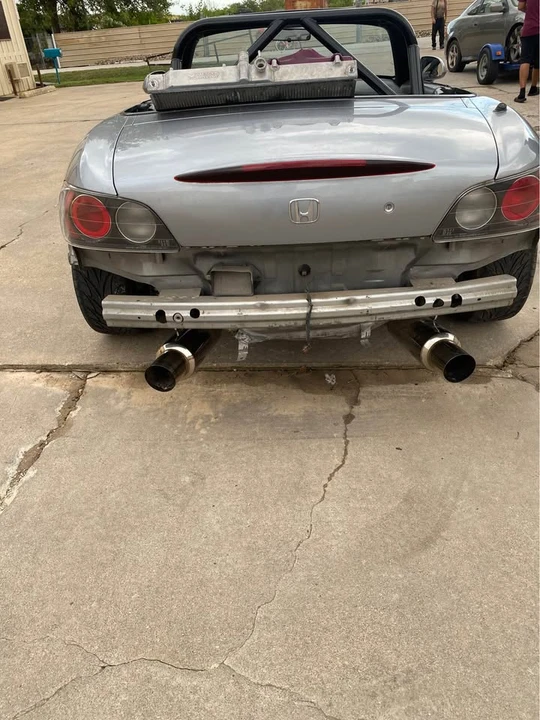 2001 Honda AP1 S2000 - Image 2 of 13