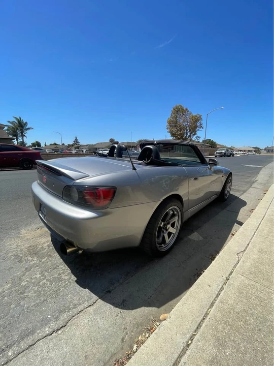 2001 Honda AP1 S2000 - Image 2 of 19