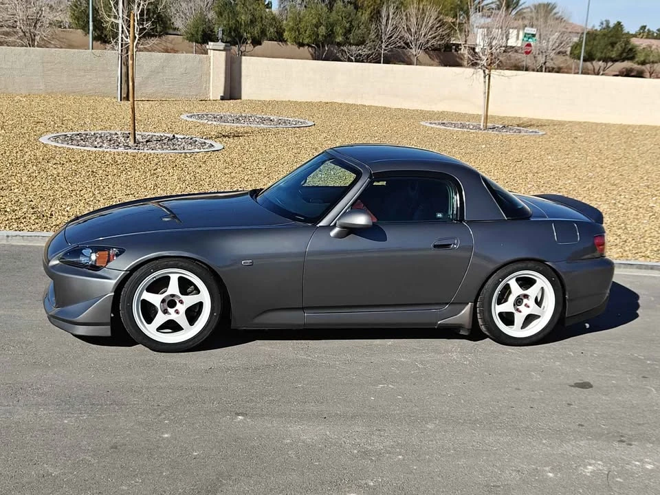 2001 Honda AP1 S2000 - Image 2 of 13