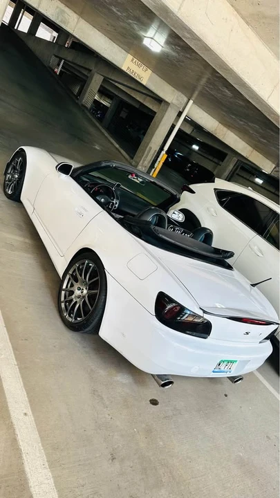 2001 Honda AP1 S2000 - Image 2 of 16