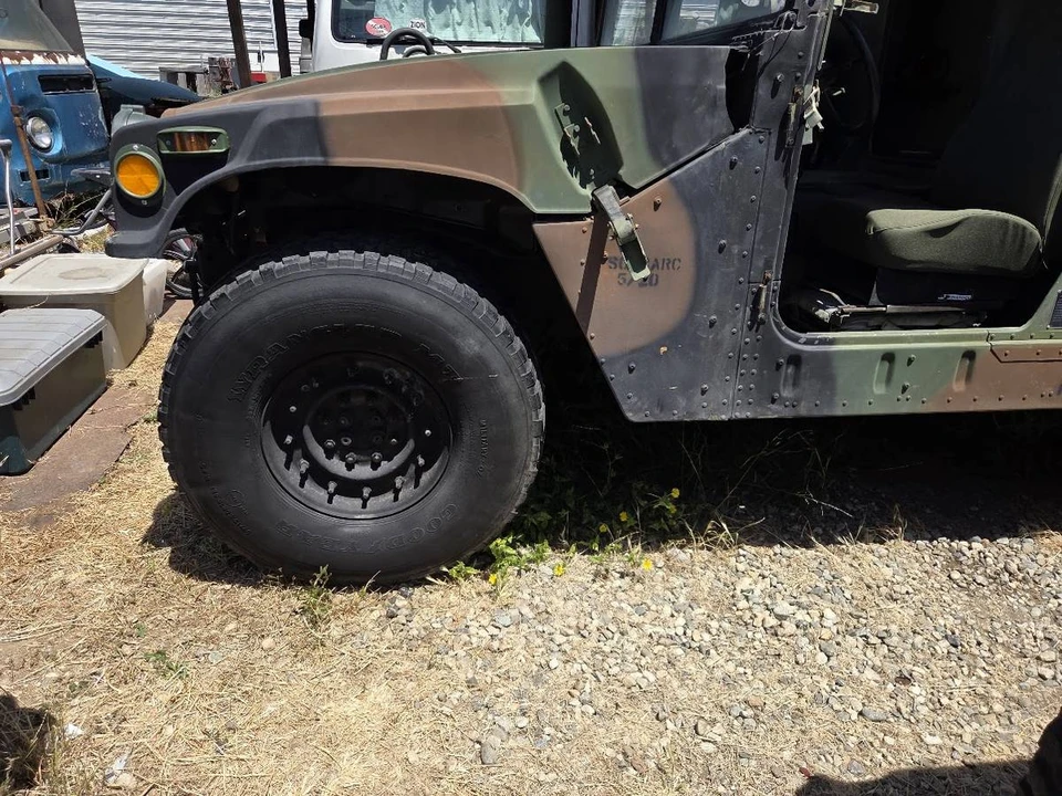 2001 AM General Hummer - Image 20 of 24