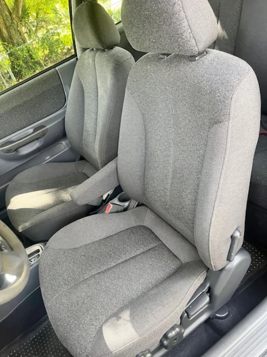 2001 Hyundai Accent - Image 16 of 17