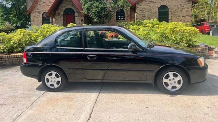2001 Hyundai Accent - Image 7 of 17