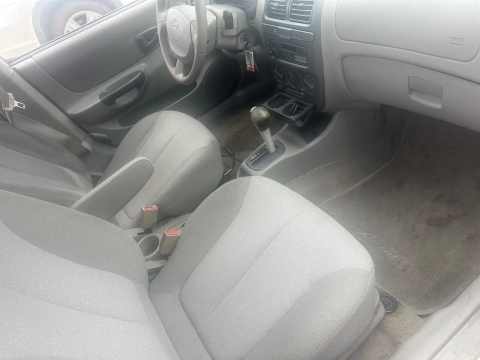 2001 Hyundai Accent - Image 14 of 20