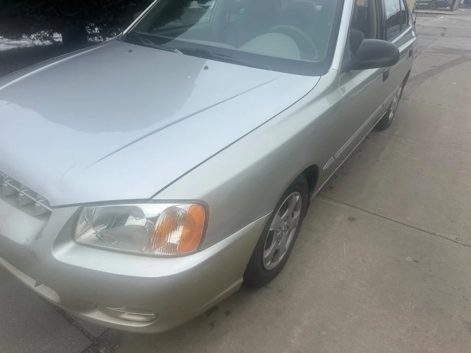 2001 Hyundai Accent - Image 9 of 20